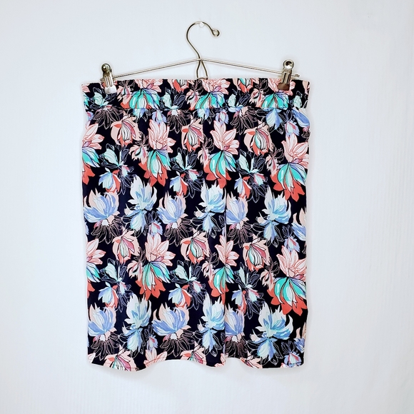 Buttons | Navy Blue Floral Print Mini Skirt Large - Picture 2 of 10